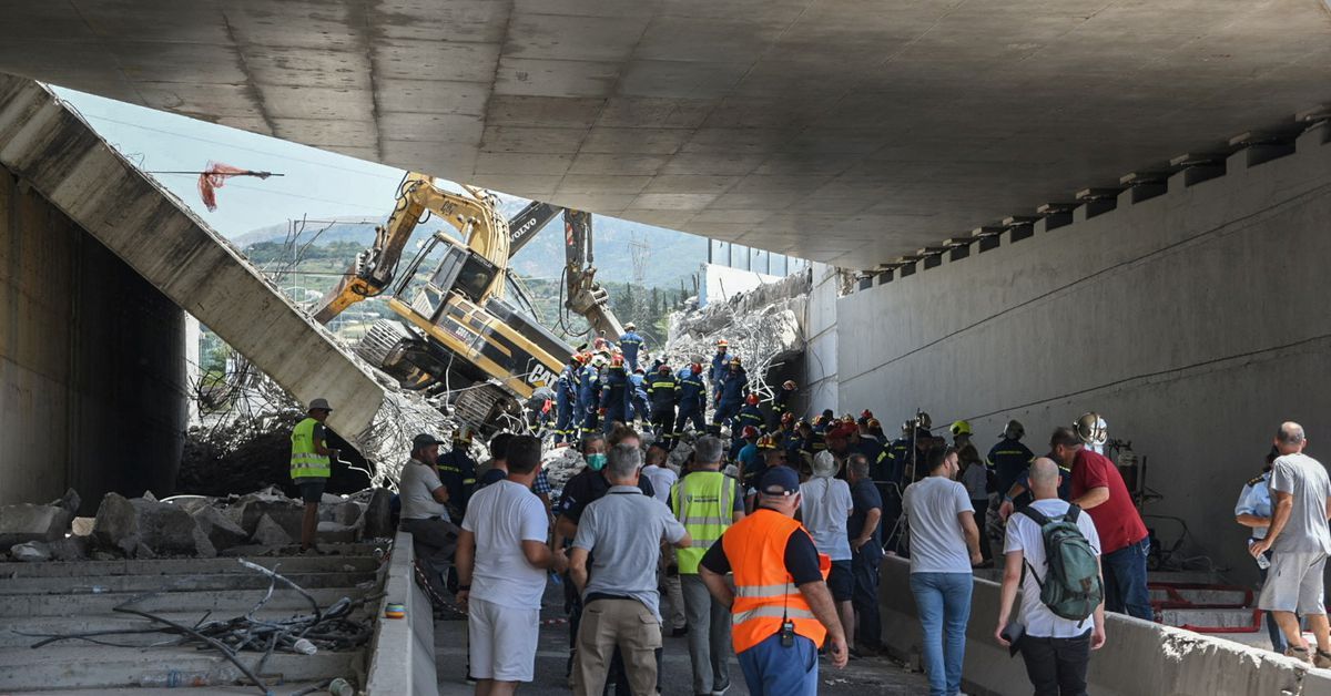 e bridge collapse in Patras,